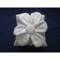 Ukrasni dečiji jastuk beli cvet